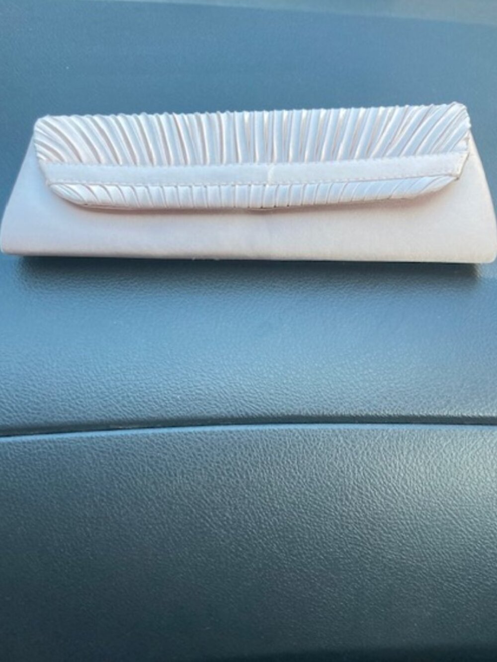 Elegant Ivory Satin Evening Clutch Purse Pleated Flap Wedding/Formal Bag.